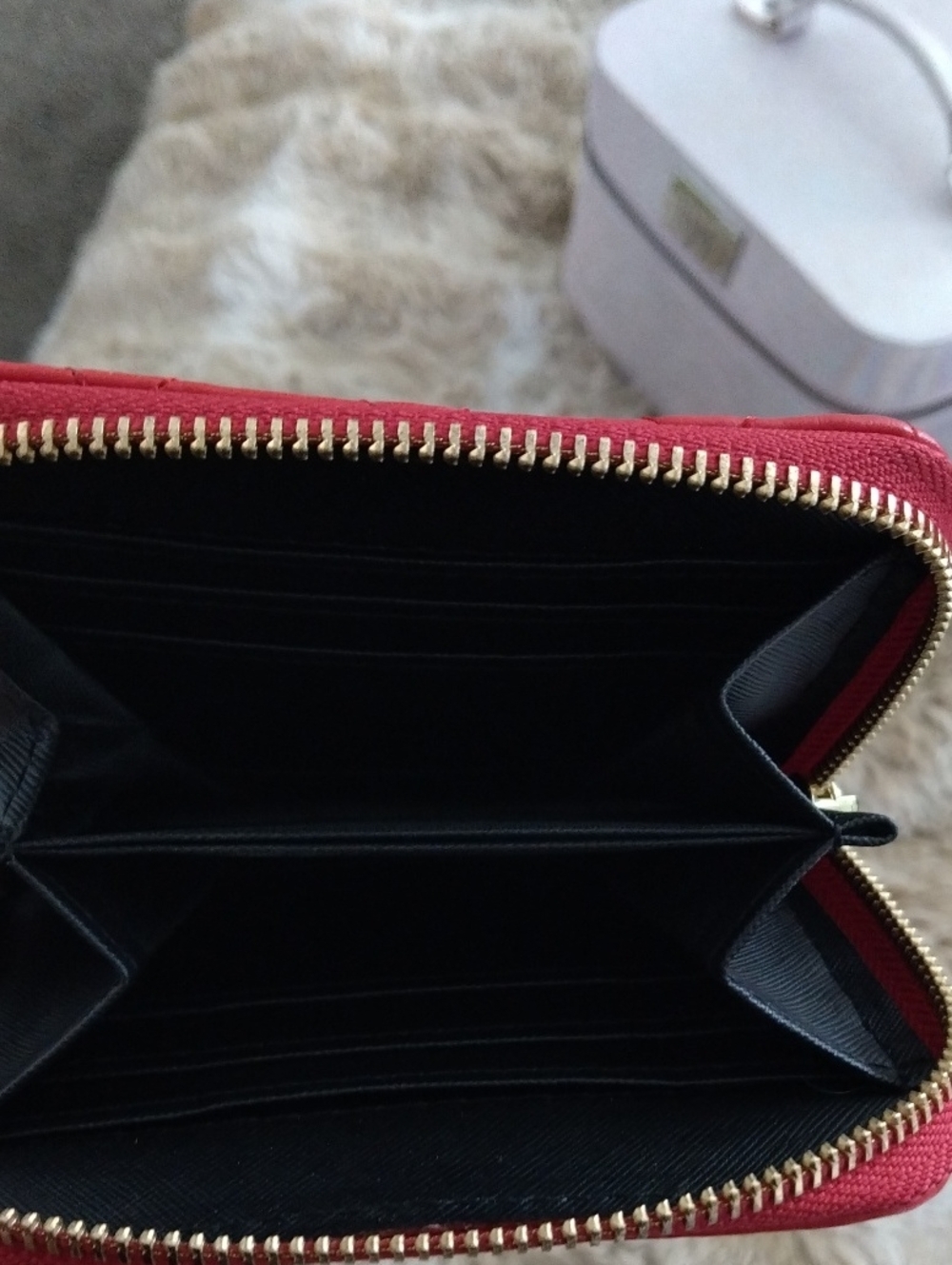 Red Wallet - Picture 3 of 8